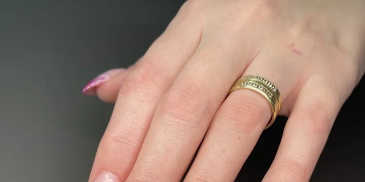 Modeláž alebo dorábka gélových nechtov vo Verka Lendy Nails