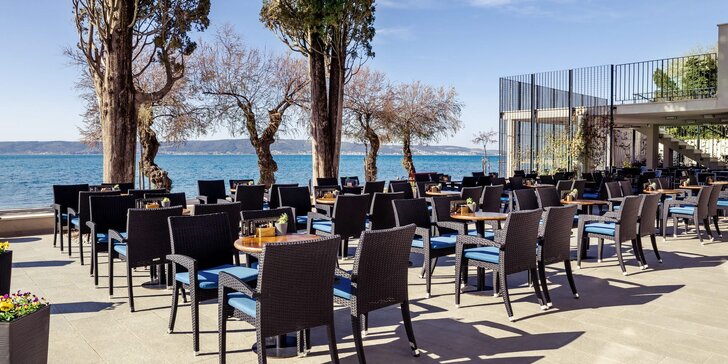 Dovolenka v letovisku Kaštel neďaleko Splitu: 3* hotel priamo pri pláži s raňajkami