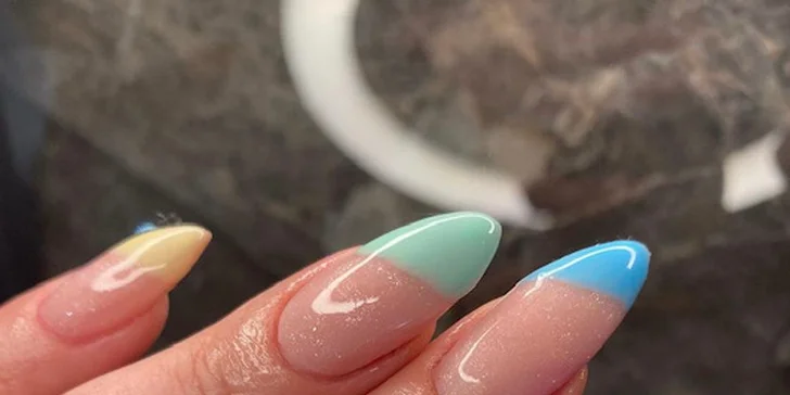 Modeláž alebo dorábka gélových nechtov vo Verka Lendy Nails