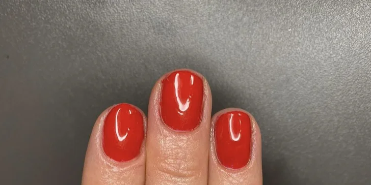 Modeláž alebo dorábka gélových nechtov vo Verka Lendy Nails