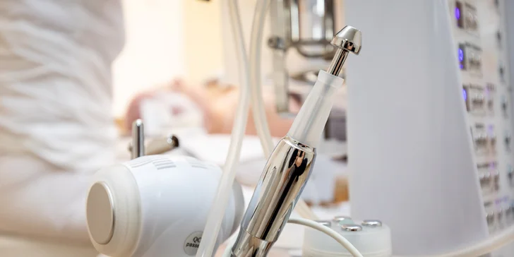 Kyslíková terapia, hĺbkové čistenie pleti proti akné alebo relaxačné ošetrenie s masážou v kozmetickom salóne Stella