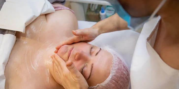 Kyslíková terapia, hĺbkové čistenie pleti proti akné alebo relaxačné ošetrenie s masážou v kozmetickom salóne Stella
