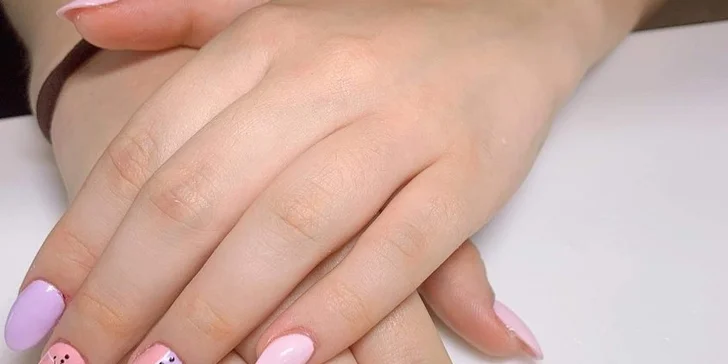 Manikúra s gél lakom či darčekový poukaz v Nail House