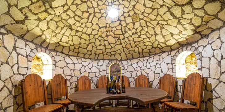 Vinohradnícky unikát na Tokaji: jedinečné ubytovanie v Chateau GRAND BARI s raňajkami