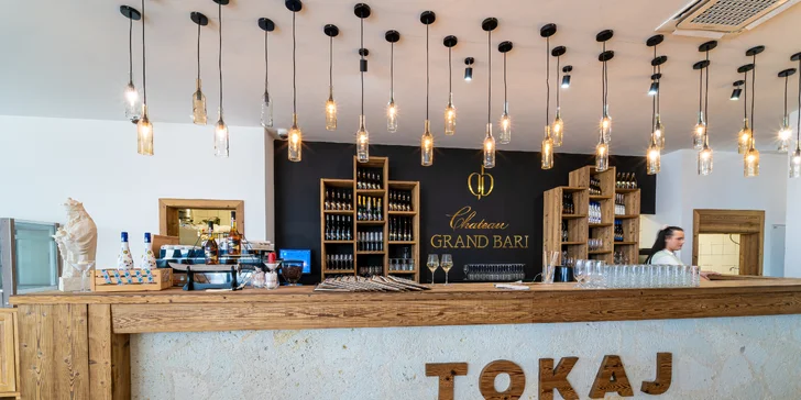 Vinohradnícky unikát na Tokaji: jedinečné ubytovanie v Chateau GRAND BARI s raňajkami
