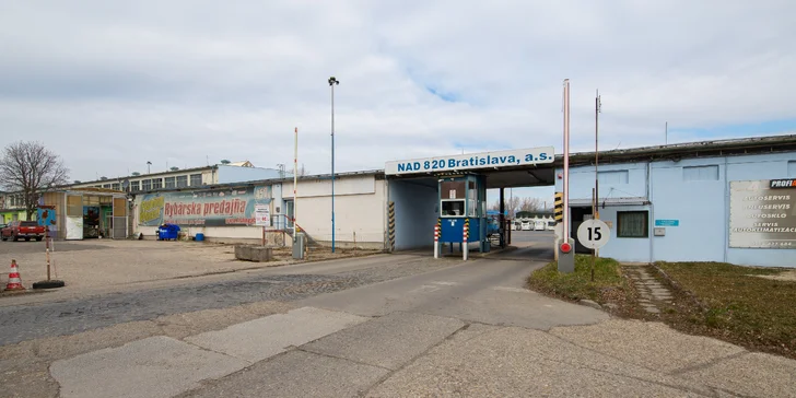 Kvalitná starostlivosť pre auto: profesionálne a detailné čistenie interiéru aj exteriéru v Bad Boy's Garage