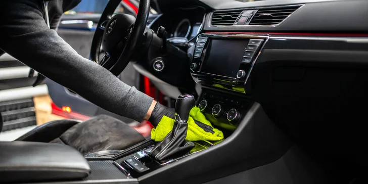 Kvalitná starostlivosť pre auto: profesionálne a detailné čistenie interiéru aj exteriéru v Bad Boy's Garage