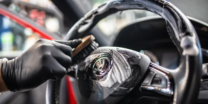 Kvalitná starostlivosť pre auto: profesionálne a detailné čistenie interiéru aj exteriéru v Bad Boy's Garage
