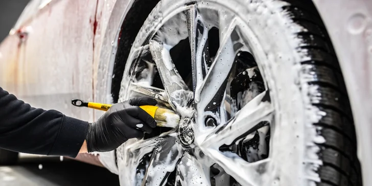 Kvalitná starostlivosť pre auto: profesionálne a detailné čistenie interiéru aj exteriéru v Bad Boy's Garage