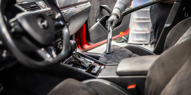 Kvalitná starostlivosť pre auto: profesionálne a detailné čistenie interiéru aj exteriéru v Bad Boy's Garage
