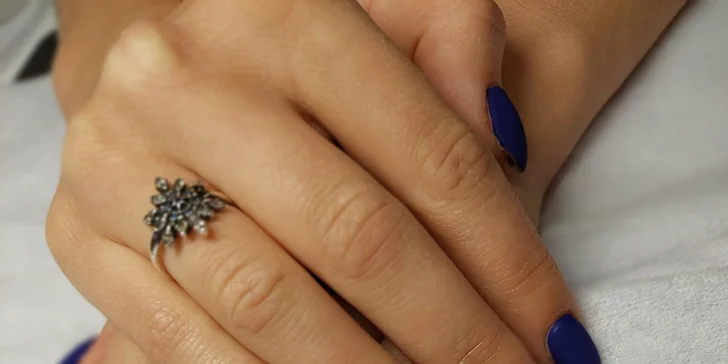 Japonská manikúra, gél lak alebo wellnes manikúra v nechtovom štúdiu Zuzu Nails