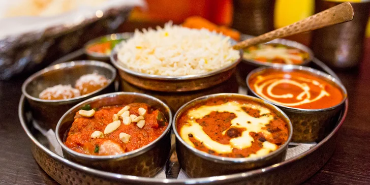 Vychutnajte si vo dvojici chutný vegetariánsky alebo mäsový Taj Mahal tanier