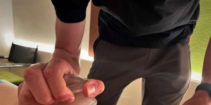 Klasické masáže aj s infrasaunou, mäkké techniky či IASTM terapia v Re-MASS
