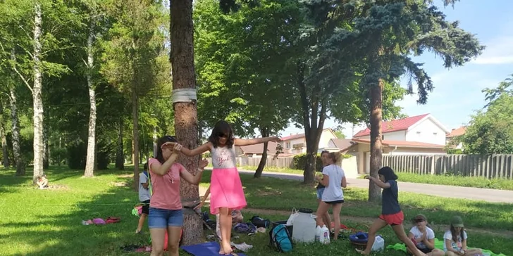 Slackline, chôdza po popruhu alebo adrenalínový Highline vo výške