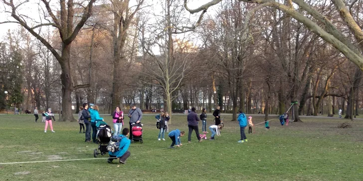 Slackline, chôdza po popruhu alebo adrenalínový Highline vo výške