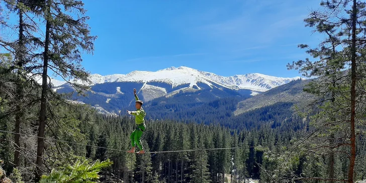 Slackline, chôdza po popruhu alebo adrenalínový Highline vo výške