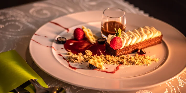 Degustačné menu aj wellness v Hoteli Panoráma Trenčianske Teplice
