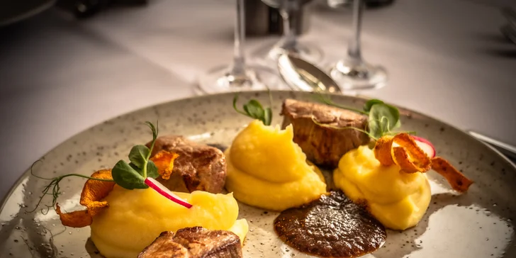 Degustačné menu aj wellness v Hoteli Panoráma Trenčianske Teplice