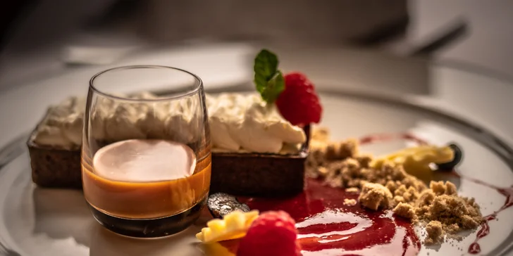 Degustačné menu aj wellness v Hoteli Panoráma Trenčianske Teplice