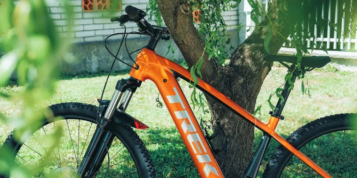 Zapožičanie hardtail alebo celoodpruženého elektrického bicykla v Rajeckej doline