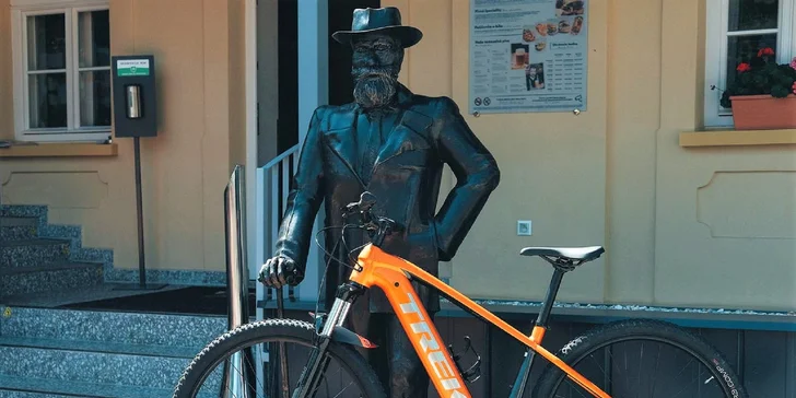Zapožičanie hardtail alebo celoodpruženého elektrického bicykla v Rajeckej doline
