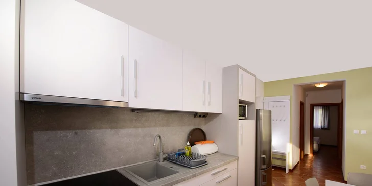 Plne vybavené apartmány až pre 6 osôb kúsok od pláže na juhu Istrie