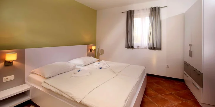 Plne vybavené apartmány až pre 6 osôb kúsok od pláže na juhu Istrie