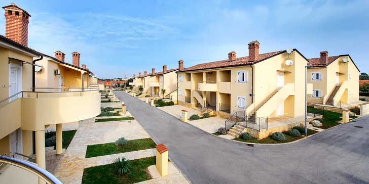 Plne vybavené apartmány až pre 6 osôb kúsok od pláže na juhu Istrie