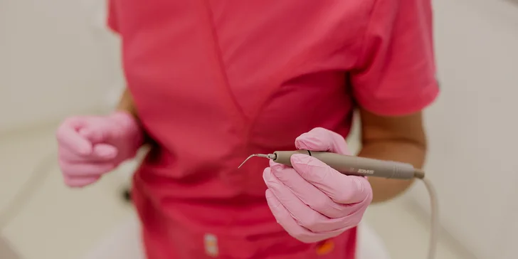 Profesionálna dentálna hygiena a medzizubná kefka ako darček