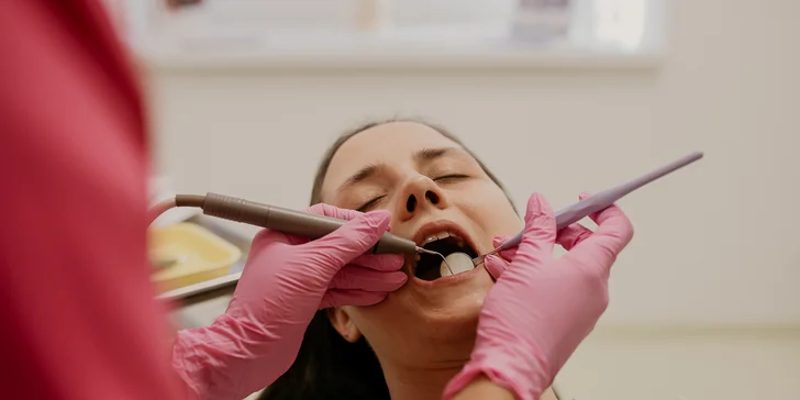 Profesionálna dentálna hygiena a medzizubná kefka ako darček