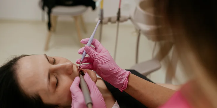 Profesionálna dentálna hygiena a medzizubná kefka ako darček