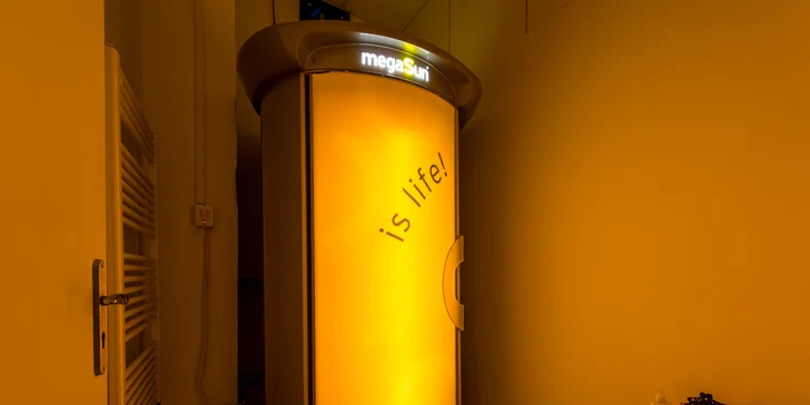 Vertikálne solárium Relaxfit s novými nemeckými trubicami najvyššej kvality