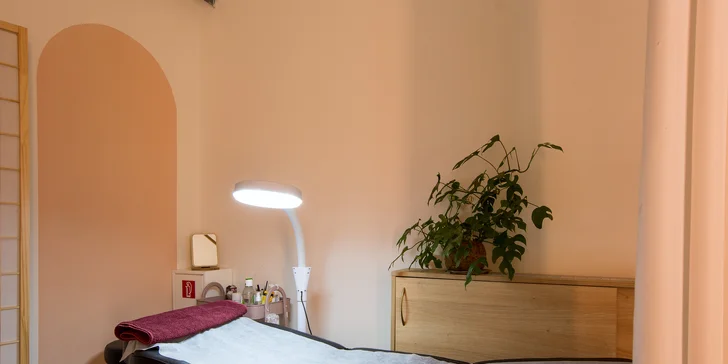 Formovanie a farbenie obočia Hennou, 3D-5D mihalnice alebo čistenie pleti