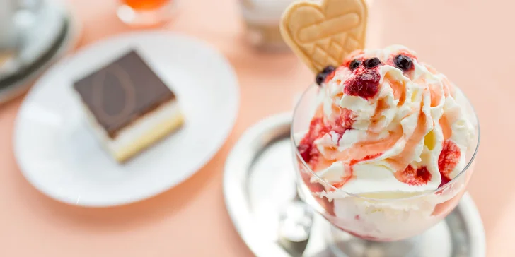 Oslaď si deň zákuskom s kávou, zmrzlinou, limonádou či sviežim drinkom z cukrárne Dolce Affare