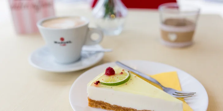 Cheesecake či krémeš s kávou