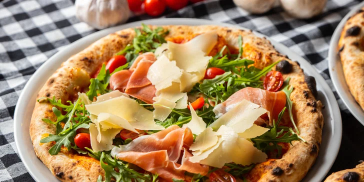 Čas na pizzu! Vyberte si z 21 druhov pizze v Lozano pub