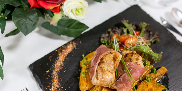 Hostina pre vaše chuťové poháriky: 2-chodové či 4-chodové menu s hodinou bowlingu zdarma