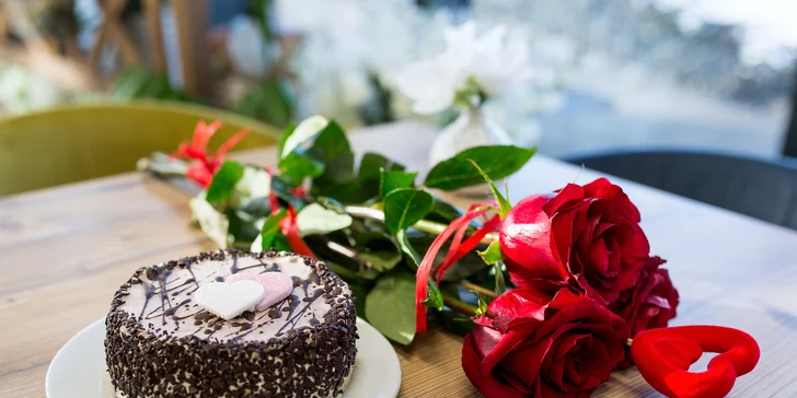 Sladučká torta a voňavé ruže v unikátnom Flor Plus