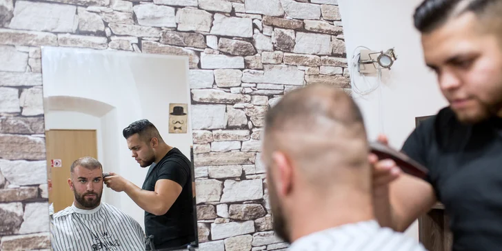 Barber factory v centre mesta ponúka: strih, úpravu brady aj špeciálne ošetrenie problémovej vlasovej pokožky zamerané na lupiny či vypadávanie vlasov
