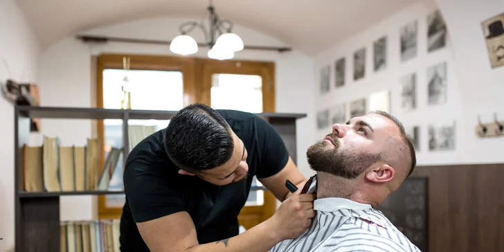 Barber factory v centre mesta ponúka: strih, úpravu brady aj špeciálne ošetrenie problémovej vlasovej pokožky zamerané na lupiny či vypadávanie vlasov