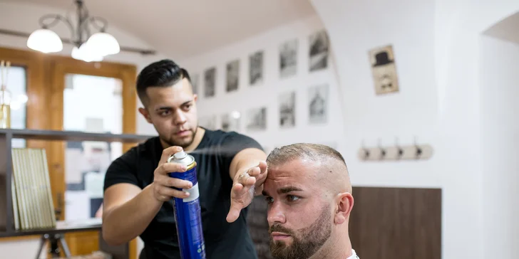 Barber factory v centre mesta ponúka: strih, úpravu brady aj špeciálne ošetrenie problémovej vlasovej pokožky zamerané na lupiny či vypadávanie vlasov