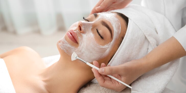 Kozmetické ošetrenia tváre v salóne Image In: masáž tváre, hĺbkové čistenie pleti, lash lifting alebo laminácia obočia s farbením