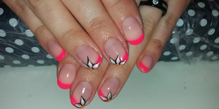Gél lak, japonská manikúra či gélové nechty v Brilliant Smile and nails