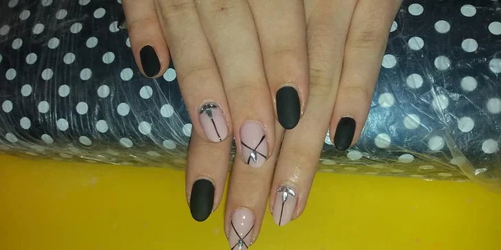 Gél lak, japonská manikúra či gélové nechty v Brilliant Smile and nails