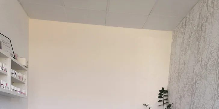 Mokrá pedikúra s lakovaním alebo gél lakom