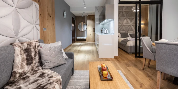 Luxusný pobyt neďaleko Zakopaného: moderné apartmány s výhľadom na Tatry, chutná strava, relax vo wellness, detský kútik či biliard