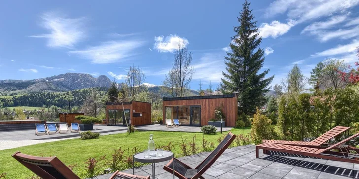 Luxusný pobyt neďaleko Zakopaného: moderné apartmány s výhľadom na Tatry, chutná strava, relax vo wellness, detský kútik či biliard