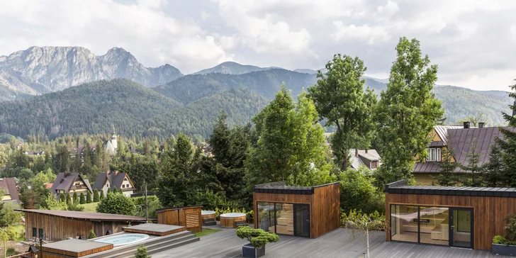Luxusný pobyt neďaleko Zakopaného: moderné apartmány s výhľadom na Tatry, chutná strava, relax vo wellness, detský kútik či biliard
