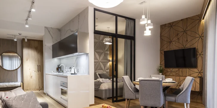 Luxusný pobyt neďaleko Zakopaného: moderné apartmány s výhľadom na Tatry, chutná strava, relax vo wellness, detský kútik či biliard