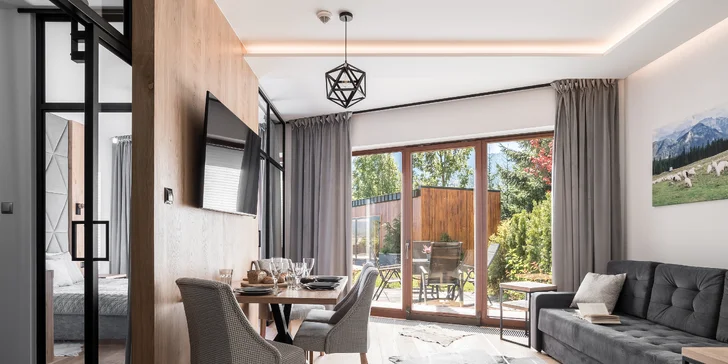 Luxusný pobyt neďaleko Zakopaného: moderné apartmány s výhľadom na Tatry, chutná strava, relax vo wellness, detský kútik či biliard